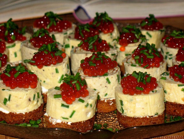 С икрой