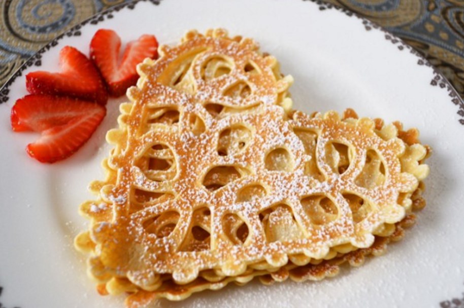 С клубникой